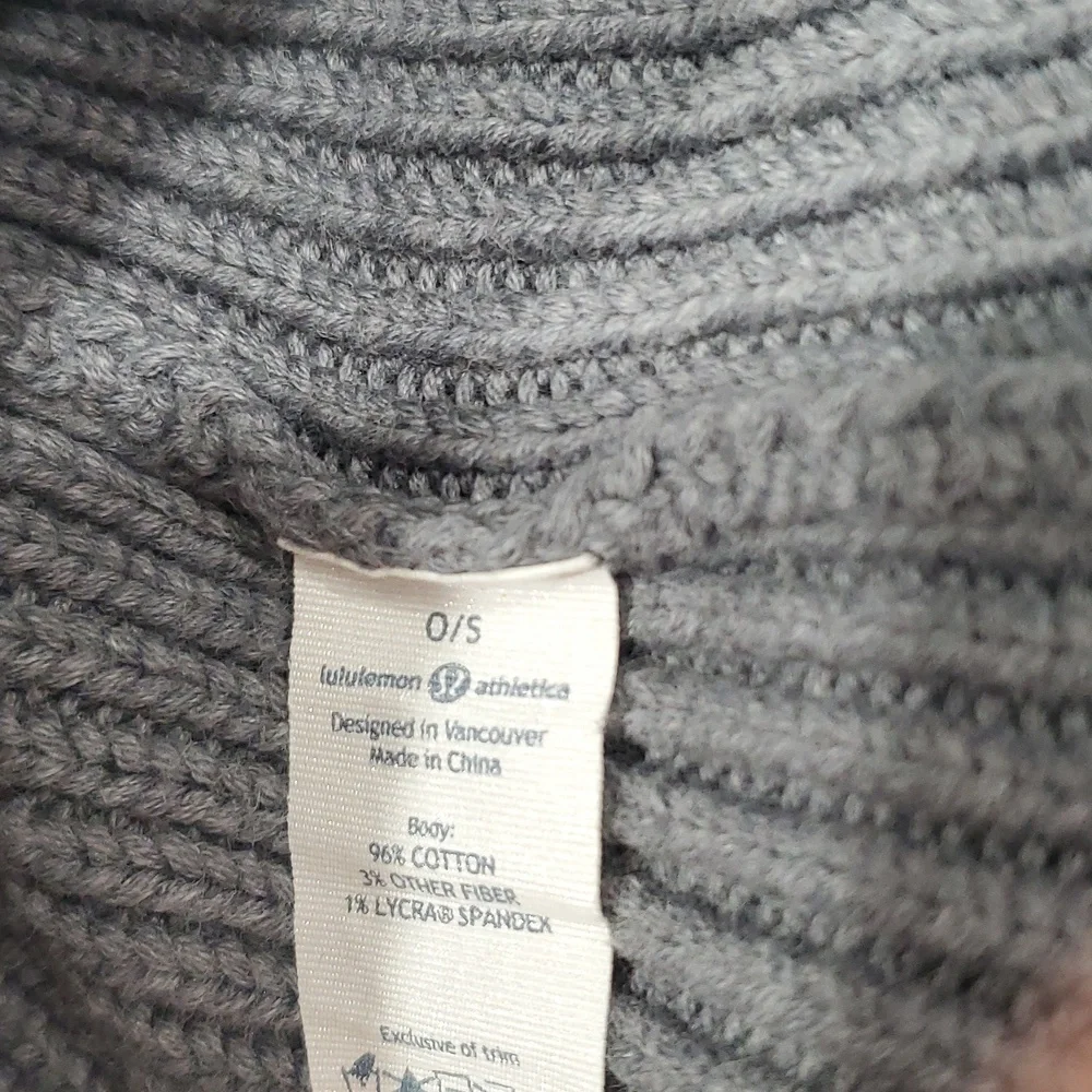 Unisex Lululemon Heavy Knitted Beanie Hat in Gray